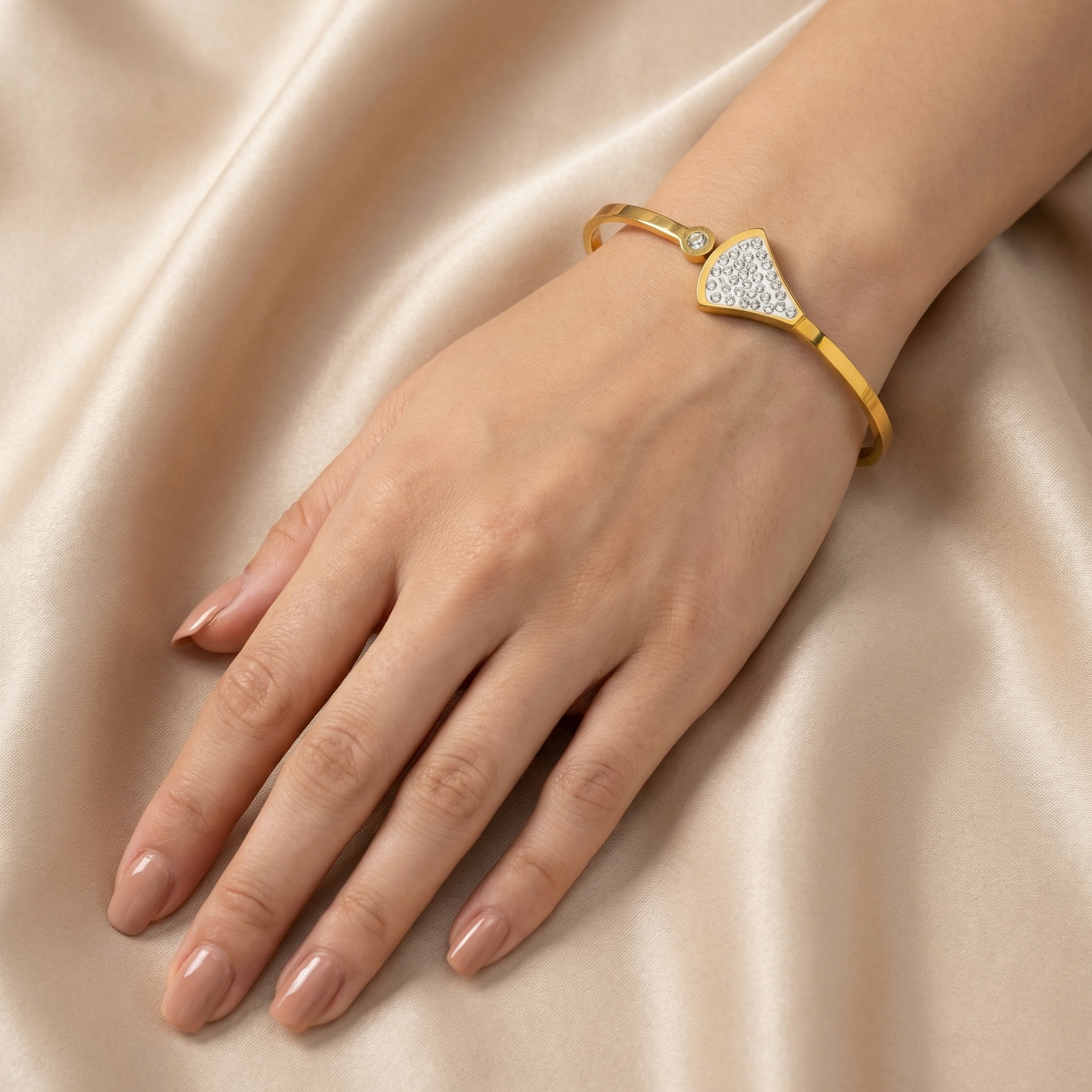 Elegant Anti Tarnish Crystal Studded Abstract Bracelet with Minimal Design - Image 4